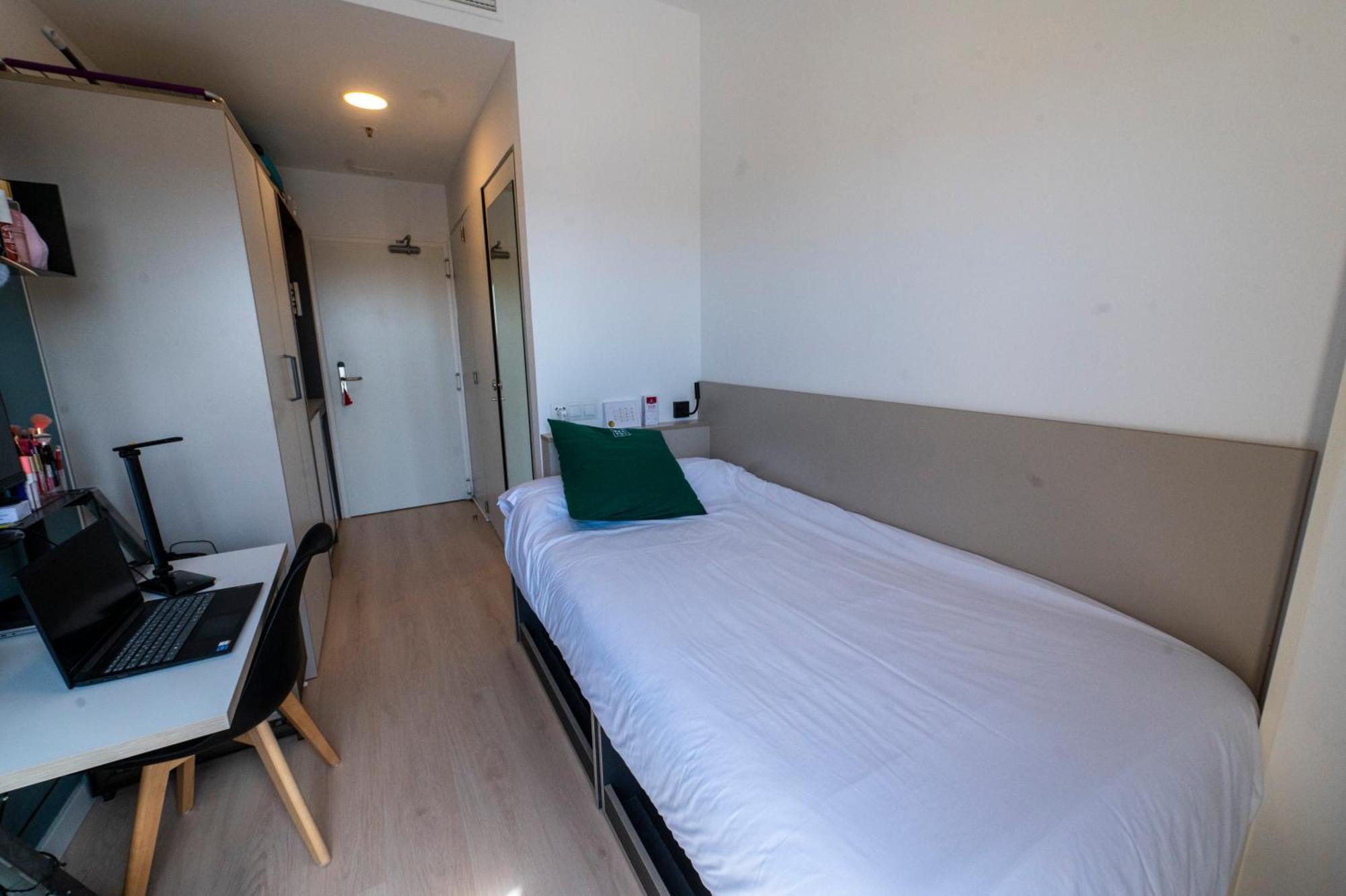 Residencia Bravo Students Hotel